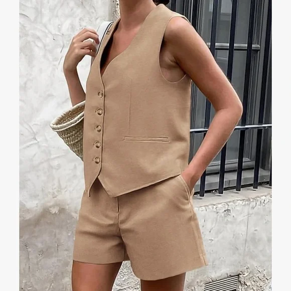 Prettygarden Tan Sleeveless short vest set - Picture 2 of 3